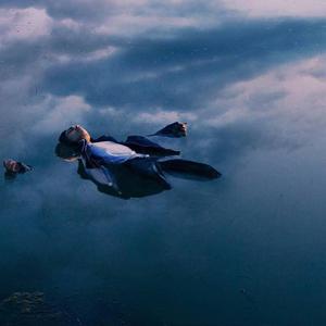 国产AV插入老师小穴
